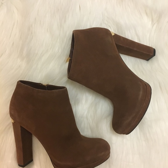 Michael Kors suede heels with gold accents - Picture 1 of 3